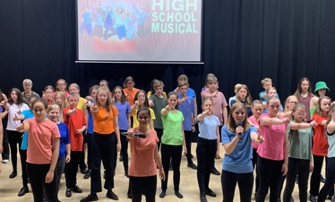 Teign School Makes a Song and Dance for Ukraine